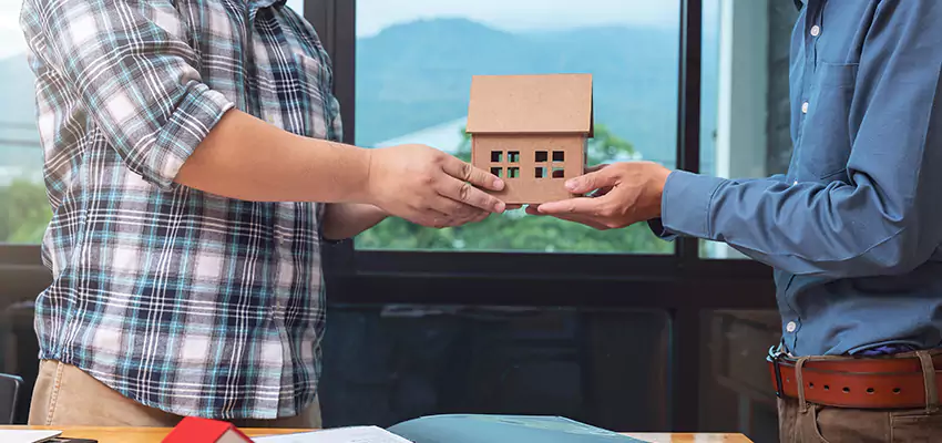 How We Determine Your Sell House with Reverse Mortgage Offer in Bay Shore, NY?